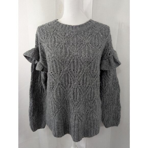 OLD NAVY! SWEET WOOL BLEND, DOVE GRAY RUFFLED SHOULDER SWEATER! SZ M - Picture 2 of 8